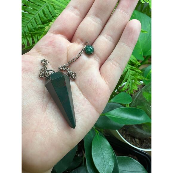 Dragon's Blood Jasper Pendulum: The Stone of Courage & Strength - Picture 4 of 4